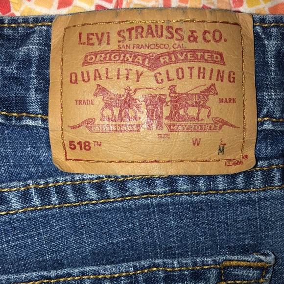 Women’s Levi’s Jeans 518 - Picture 13 of 13